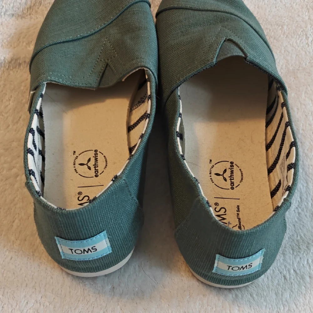 TOMS Women's 9 in Forest Green - Picture 8 of 8